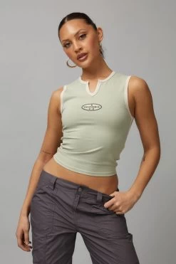 Graphic Notch Front Tank