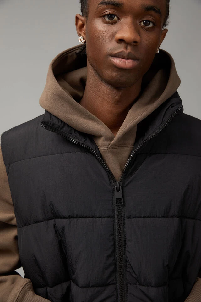 Everyday Puffer Vest - Image 2
